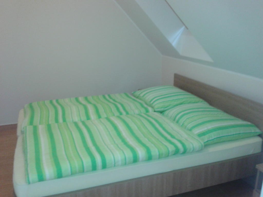 Határmenti Vendégház Zsira Habitación foto